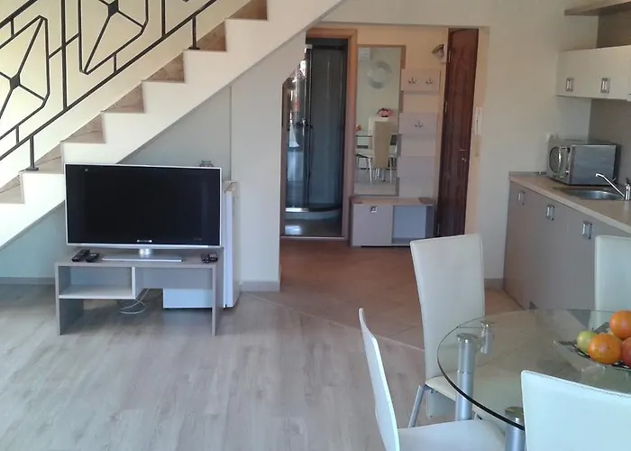 Summer Breeze Apartment *